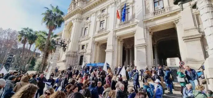 Uil Scuola contro il governo